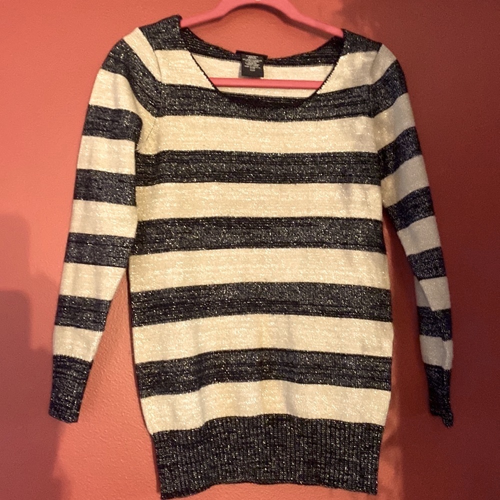 Metaphor sparkly striped sweater. 16.5x26
Striped on trend.